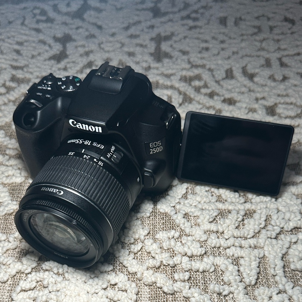 Canon EOS 250D + Camera Backpack Bundle - Picture 7 of 9